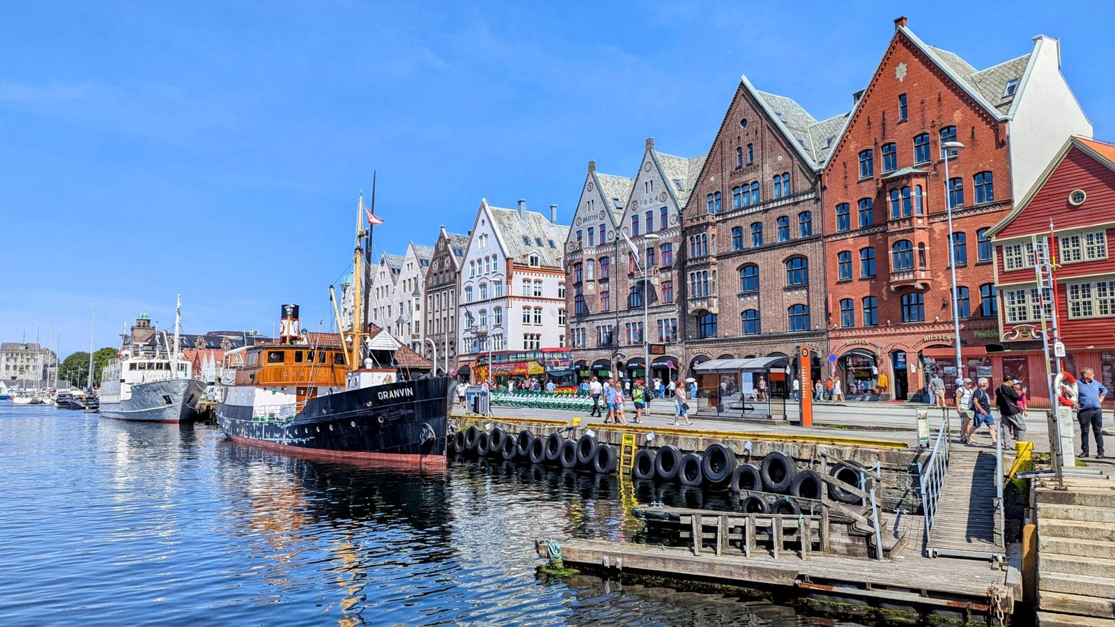 Sur la la route panoramique "Ryfylke" entre Forsand et Bergen